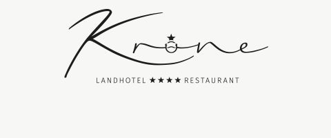 Logo von Landhotel Krone Logo von Landhotel Krone mit stilisierter Schrift und Krone-Symbol über dem „o“, ergänzt um den Schriftzug „Landhotel ★★★★ Restaurant“.