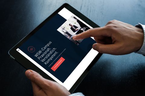 Tablet mit WSW-Campus Website